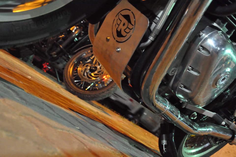 RE00026 ROYAL ENFIELD-GT650-Undercover silver