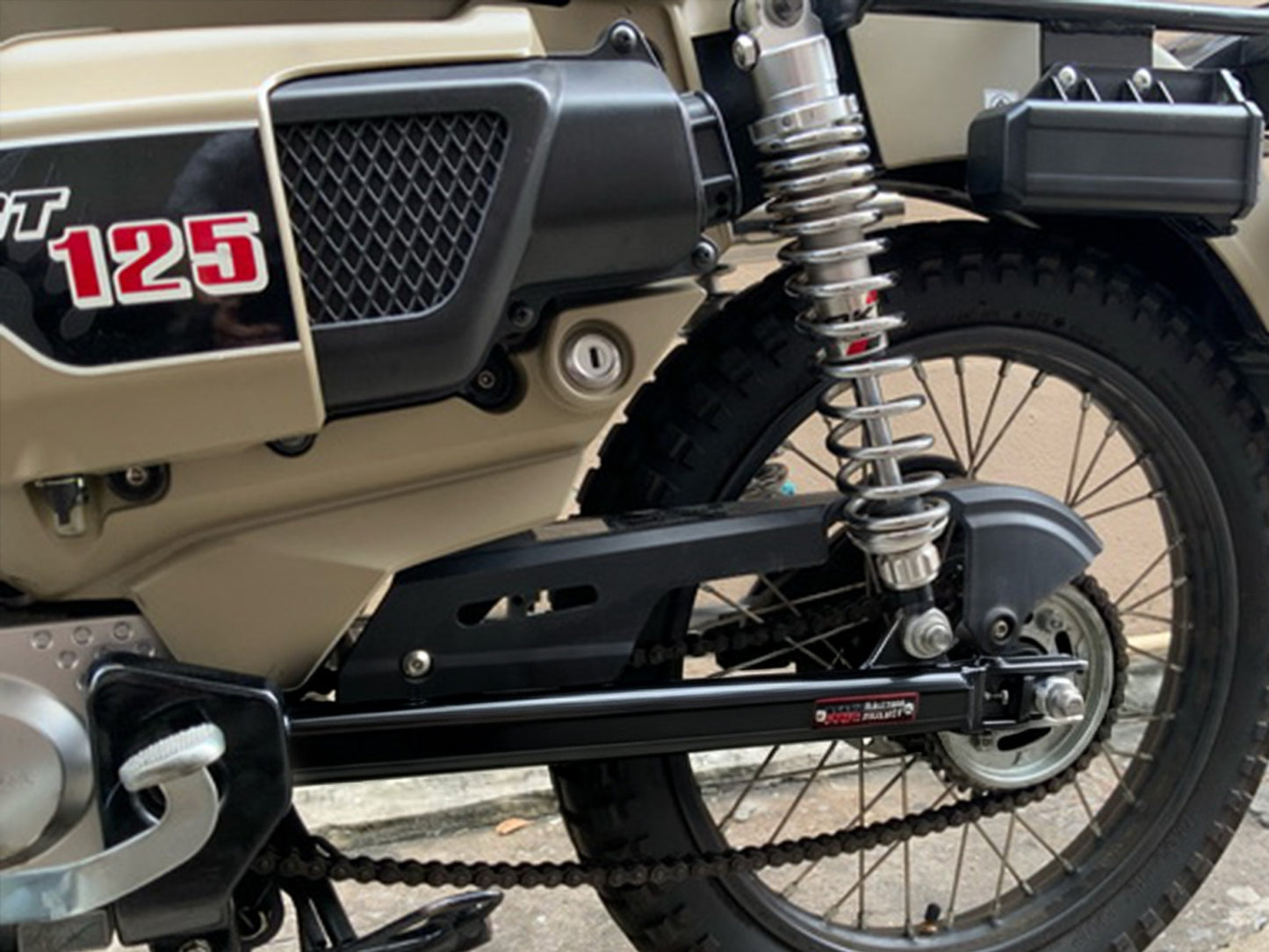 BR-c639 長版鋁合金後搖臂 黑色 適用於 CT125 加長 51mm